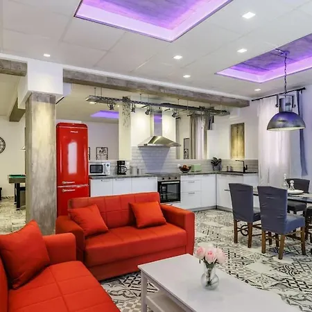 Fouxia-grey Apartman Szkópelosz