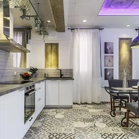 Fouxia-grey * Szkópelosz